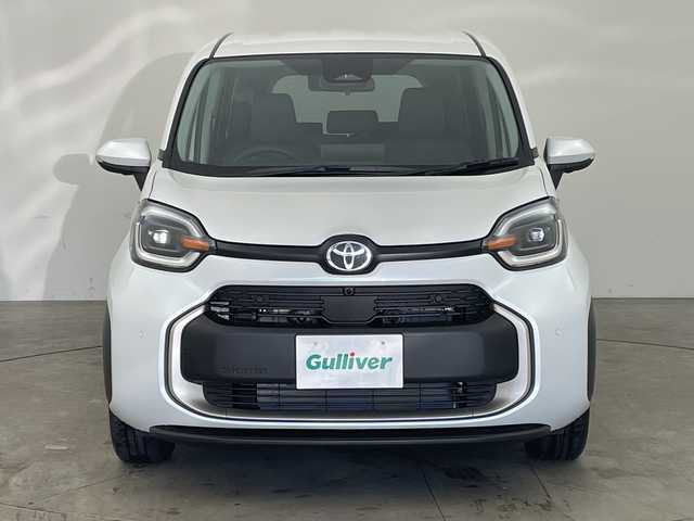 トヨタ シエンタ ハイブリッド Z 兵庫県 2025(令7)年 0.1千km プラチナホワイトパールマイカ ・登録済未使用車/・10.5インチ純正ナビ/・AM・FM・USB・BT・MiraCast/・フルセグTV/・Apple Car Play・AndroidAuto/・バックカメラ/・パノラミックビューモニター/・ビルトインETC2.0/・USB充電ポート/・電子パーキングブレーキ/・オートブレーキホールド/・ドライブモード（パワー・エコ）/・両側パワースライドドア/・革巻きステアリング/・ステアリングスイッチ/・オートライト/・電動格納ミラー/・ウォークスルー/・トヨタセーフティセンス/・レーントレーシングアシスト/・レーンディパーチャーアラート/・プリクラッシュセーフティ/・レーダークルーズコントロール/・ロードサインアシスト/・ドライバー異常時対応システム/・プロアクティブドライビングアシスト/・クリアランスソナー/・リアクロストラフィックアラート/・パーキングサポートブレーキ/・休憩提案/・発進遅れ告知/・ブラインドスポットモニター/・アダプティブハイビームシステム