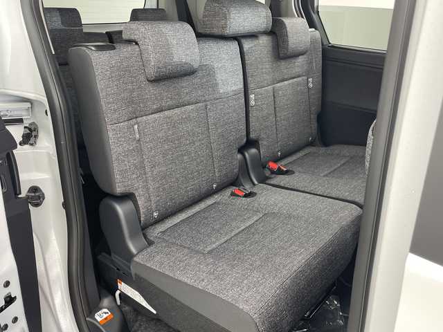 トヨタ シエンタ ハイブリッド Z 兵庫県 2025(令7)年 0.1千km プラチナホワイトパールマイカ ・登録済未使用車/・10.5インチ純正ナビ/・AM・FM・USB・BT・MiraCast/・フルセグTV/・Apple Car Play・AndroidAuto/・バックカメラ/・パノラミックビューモニター/・ビルトインETC2.0/・USB充電ポート/・電子パーキングブレーキ/・オートブレーキホールド/・ドライブモード（パワー・エコ）/・両側パワースライドドア/・革巻きステアリング/・ステアリングスイッチ/・オートライト/・電動格納ミラー/・ウォークスルー/・トヨタセーフティセンス/・レーントレーシングアシスト/・レーンディパーチャーアラート/・プリクラッシュセーフティ/・レーダークルーズコントロール/・ロードサインアシスト/・ドライバー異常時対応システム/・プロアクティブドライビングアシスト/・クリアランスソナー/・リアクロストラフィックアラート/・パーキングサポートブレーキ/・休憩提案/・発進遅れ告知/・ブラインドスポットモニター/・アダプティブハイビームシステム