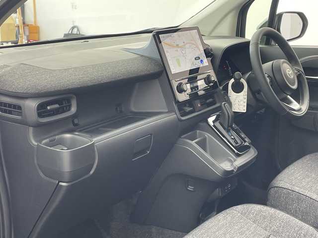 トヨタ シエンタ ハイブリッド Z 兵庫県 2025(令7)年 0.1千km プラチナホワイトパールマイカ ・登録済未使用車/・10.5インチ純正ナビ/・AM・FM・USB・BT・MiraCast/・フルセグTV/・Apple Car Play・AndroidAuto/・バックカメラ/・パノラミックビューモニター/・ビルトインETC2.0/・USB充電ポート/・電子パーキングブレーキ/・オートブレーキホールド/・ドライブモード（パワー・エコ）/・両側パワースライドドア/・革巻きステアリング/・ステアリングスイッチ/・オートライト/・電動格納ミラー/・ウォークスルー/・トヨタセーフティセンス/・レーントレーシングアシスト/・レーンディパーチャーアラート/・プリクラッシュセーフティ/・レーダークルーズコントロール/・ロードサインアシスト/・ドライバー異常時対応システム/・プロアクティブドライビングアシスト/・クリアランスソナー/・リアクロストラフィックアラート/・パーキングサポートブレーキ/・休憩提案/・発進遅れ告知/・ブラインドスポットモニター/・アダプティブハイビームシステム