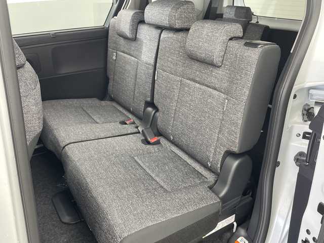 トヨタ シエンタ ハイブリッド Z 兵庫県 2025(令7)年 0.1千km プラチナホワイトパールマイカ ・登録済未使用車/・10.5インチ純正ナビ/・AM・FM・USB・BT・MiraCast/・フルセグTV/・Apple Car Play・AndroidAuto/・バックカメラ/・パノラミックビューモニター/・ビルトインETC2.0/・USB充電ポート/・電子パーキングブレーキ/・オートブレーキホールド/・ドライブモード（パワー・エコ）/・両側パワースライドドア/・革巻きステアリング/・ステアリングスイッチ/・オートライト/・電動格納ミラー/・ウォークスルー/・トヨタセーフティセンス/・レーントレーシングアシスト/・レーンディパーチャーアラート/・プリクラッシュセーフティ/・レーダークルーズコントロール/・ロードサインアシスト/・ドライバー異常時対応システム/・プロアクティブドライビングアシスト/・クリアランスソナー/・リアクロストラフィックアラート/・パーキングサポートブレーキ/・休憩提案/・発進遅れ告知/・ブラインドスポットモニター/・アダプティブハイビームシステム