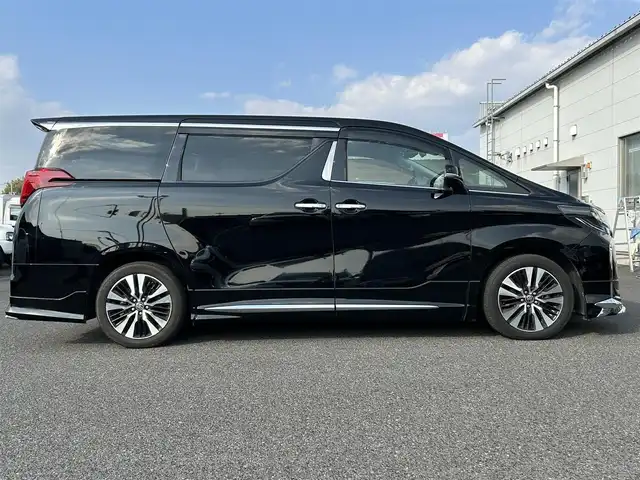 トヨタ アルファード S Cパッケージ 広島県 2019(令1)年 4.2万km ブラック アルパインナビ/（フルセグTV/Bluetooth/HDMI/USB/CD/DVD）/フィリップダウンモニター/サンルーフ/モデリスタエアロ/全席パワーシート/シートヒーター（D/N席）/エアシート（D/N席）/クルーズコントロール（追従有）/プッシュスタート/両側パワースライドドア/電動リアゲート/後席サンシェード/LEDヘッドライト/ビルドインETC/衝突軽減ブレーキ