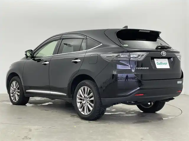 トヨタ ハリアー プレミアム 富山県 2015(平27)年 5.8万km ブラック 純正ナビ【NSZT-W64T】/(AM/FM/CD/DVD/SD/BT)/フルセグTV/バックカメラ/クルーズコントロール/レーンキープアシスト/オートマチックハイビーム/LEDヘッドライト/横滑り防止装置/電動リアゲート/ハーフレザーシート/ドライブレコーダー前後/スマートキー×２/プッシュスタート/純正フロアマット/純正１８インチAW/取扱説明書