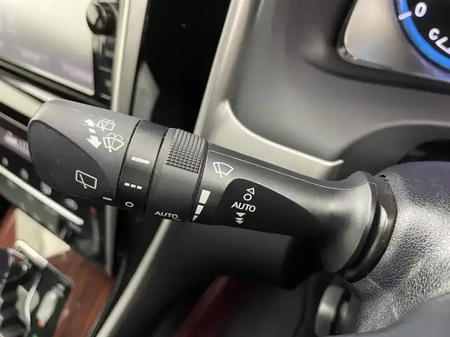 トヨタ ハリアー プレミアム 富山県 2015(平27)年 5.8万km ブラック 純正ナビ【NSZT-W64T】/(AM/FM/CD/DVD/SD/BT)/フルセグTV/バックカメラ/クルーズコントロール/レーンキープアシスト/オートマチックハイビーム/LEDヘッドライト/横滑り防止装置/電動リアゲート/ハーフレザーシート/ドライブレコーダー前後/スマートキー×２/プッシュスタート/純正フロアマット/純正１８インチAW/取扱説明書