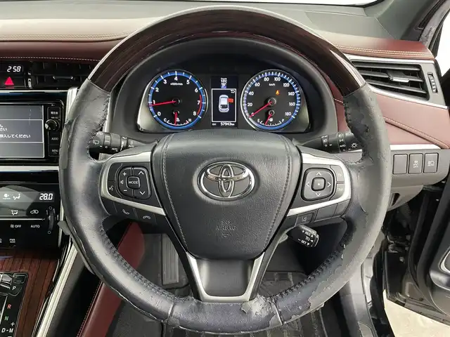 トヨタ ハリアー プレミアム 富山県 2015(平27)年 5.8万km ブラック 純正ナビ【NSZT-W64T】/(AM/FM/CD/DVD/SD/BT)/フルセグTV/バックカメラ/クルーズコントロール/レーンキープアシスト/オートマチックハイビーム/LEDヘッドライト/横滑り防止装置/電動リアゲート/ハーフレザーシート/ドライブレコーダー前後/スマートキー×２/プッシュスタート/純正フロアマット/純正１８インチAW/取扱説明書