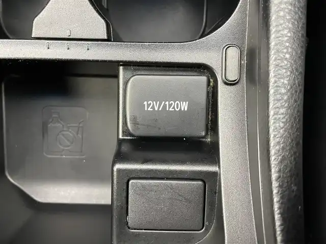 トヨタ ハリアー プレミアム 富山県 2015(平27)年 5.8万km ブラック 純正ナビ【NSZT-W64T】/(AM/FM/CD/DVD/SD/BT)/フルセグTV/バックカメラ/クルーズコントロール/レーンキープアシスト/オートマチックハイビーム/LEDヘッドライト/横滑り防止装置/電動リアゲート/ハーフレザーシート/ドライブレコーダー前後/スマートキー×２/プッシュスタート/純正フロアマット/純正１８インチAW/取扱説明書