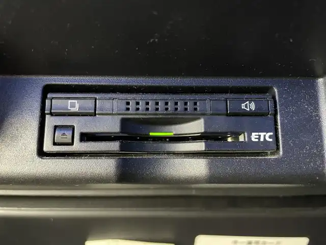 トヨタ ハリアー プレミアム 富山県 2015(平27)年 5.8万km ブラック 純正ナビ【NSZT-W64T】/(AM/FM/CD/DVD/SD/BT)/フルセグTV/バックカメラ/クルーズコントロール/レーンキープアシスト/オートマチックハイビーム/LEDヘッドライト/横滑り防止装置/電動リアゲート/ハーフレザーシート/ドライブレコーダー前後/スマートキー×２/プッシュスタート/純正フロアマット/純正１８インチAW/取扱説明書