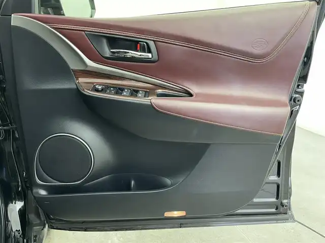 トヨタ ハリアー プレミアム 富山県 2015(平27)年 5.8万km ブラック 純正ナビ【NSZT-W64T】/(AM/FM/CD/DVD/SD/BT)/フルセグTV/バックカメラ/クルーズコントロール/レーンキープアシスト/オートマチックハイビーム/LEDヘッドライト/横滑り防止装置/電動リアゲート/ハーフレザーシート/ドライブレコーダー前後/スマートキー×２/プッシュスタート/純正フロアマット/純正１８インチAW/取扱説明書