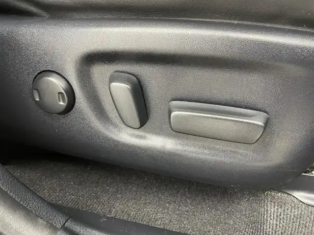 トヨタ ハリアー プレミアム 富山県 2015(平27)年 5.8万km ブラック 純正ナビ【NSZT-W64T】/(AM/FM/CD/DVD/SD/BT)/フルセグTV/バックカメラ/クルーズコントロール/レーンキープアシスト/オートマチックハイビーム/LEDヘッドライト/横滑り防止装置/電動リアゲート/ハーフレザーシート/ドライブレコーダー前後/スマートキー×２/プッシュスタート/純正フロアマット/純正１８インチAW/取扱説明書