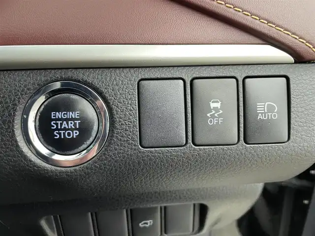 トヨタ ハリアー プレミアム 富山県 2015(平27)年 5.8万km ブラック 純正ナビ【NSZT-W64T】/(AM/FM/CD/DVD/SD/BT)/フルセグTV/バックカメラ/クルーズコントロール/レーンキープアシスト/オートマチックハイビーム/LEDヘッドライト/横滑り防止装置/電動リアゲート/ハーフレザーシート/ドライブレコーダー前後/スマートキー×２/プッシュスタート/純正フロアマット/純正１８インチAW/取扱説明書