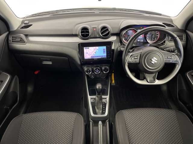 スズキ スイフト RSt 栃木県 2017(平29)年 6.1万km プレミアムシルバーメタリック 社外SDナビ/（AM/FM/CD/DVD/Bluetooth/フルセグ）/バックカメラ/アダプティブクルーズコントロール/ステアリングリモコン/パドルシフト/オートライト/ETC/シートヒーター/純正フロアマット/革巻きステアリング/スマートキー/純正ドアバイザー/LEDヘッドライト