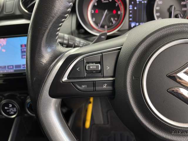 スズキ スイフト RSt 栃木県 2017(平29)年 6.1万km プレミアムシルバーメタリック 社外SDナビ/（AM/FM/CD/DVD/Bluetooth/フルセグ）/バックカメラ/アダプティブクルーズコントロール/ステアリングリモコン/パドルシフト/オートライト/ETC/シートヒーター/純正フロアマット/革巻きステアリング/スマートキー/純正ドアバイザー/LEDヘッドライト