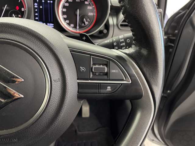 スズキ スイフト RSt 栃木県 2017(平29)年 6.1万km プレミアムシルバーメタリック 社外SDナビ/（AM/FM/CD/DVD/Bluetooth/フルセグ）/バックカメラ/アダプティブクルーズコントロール/ステアリングリモコン/パドルシフト/オートライト/ETC/シートヒーター/純正フロアマット/革巻きステアリング/スマートキー/純正ドアバイザー/LEDヘッドライト