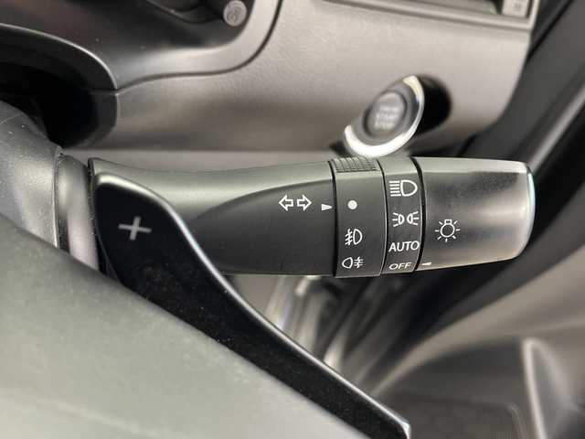 スズキ スイフト RSt 栃木県 2017(平29)年 6.1万km プレミアムシルバーメタリック 社外SDナビ/（AM/FM/CD/DVD/Bluetooth/フルセグ）/バックカメラ/アダプティブクルーズコントロール/ステアリングリモコン/パドルシフト/オートライト/ETC/シートヒーター/純正フロアマット/革巻きステアリング/スマートキー/純正ドアバイザー/LEDヘッドライト