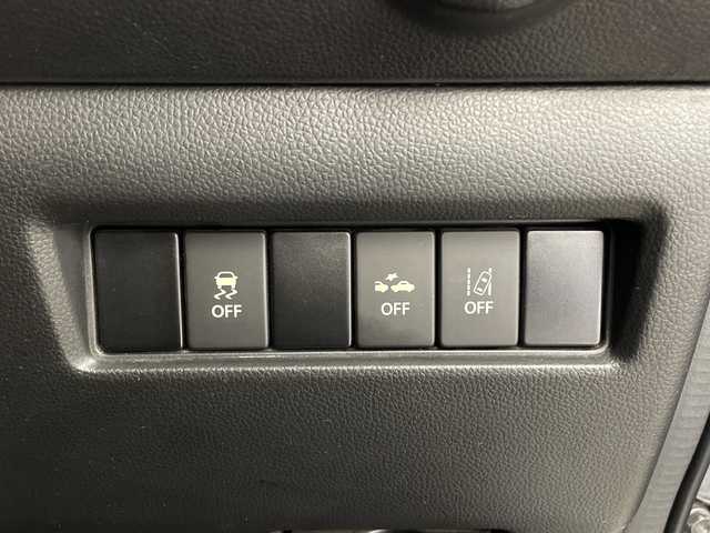 スズキ スイフト RSt 栃木県 2017(平29)年 6.1万km プレミアムシルバーメタリック 社外SDナビ/（AM/FM/CD/DVD/Bluetooth/フルセグ）/バックカメラ/アダプティブクルーズコントロール/ステアリングリモコン/パドルシフト/オートライト/ETC/シートヒーター/純正フロアマット/革巻きステアリング/スマートキー/純正ドアバイザー/LEDヘッドライト