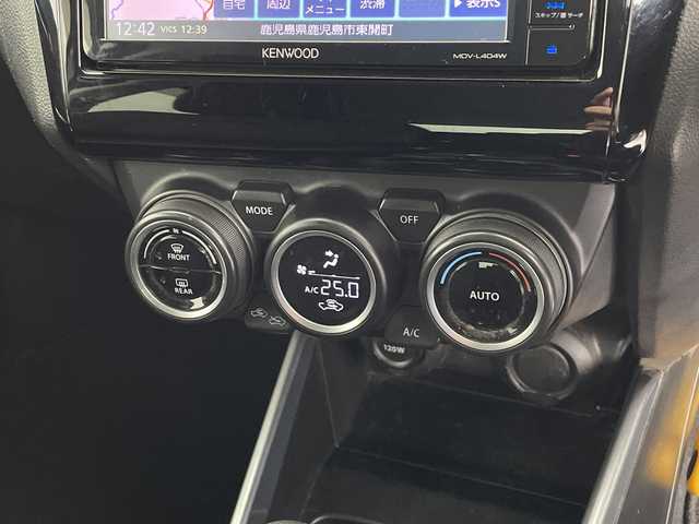 スズキ スイフト RSt 栃木県 2017(平29)年 6.1万km プレミアムシルバーメタリック 社外SDナビ/（AM/FM/CD/DVD/Bluetooth/フルセグ）/バックカメラ/アダプティブクルーズコントロール/ステアリングリモコン/パドルシフト/オートライト/ETC/シートヒーター/純正フロアマット/革巻きステアリング/スマートキー/純正ドアバイザー/LEDヘッドライト