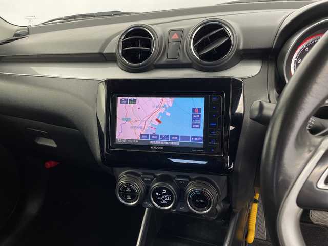 スズキ スイフト RSt 栃木県 2017(平29)年 6.1万km プレミアムシルバーメタリック 社外SDナビ/（AM/FM/CD/DVD/Bluetooth/フルセグ）/バックカメラ/アダプティブクルーズコントロール/ステアリングリモコン/パドルシフト/オートライト/ETC/シートヒーター/純正フロアマット/革巻きステアリング/スマートキー/純正ドアバイザー/LEDヘッドライト