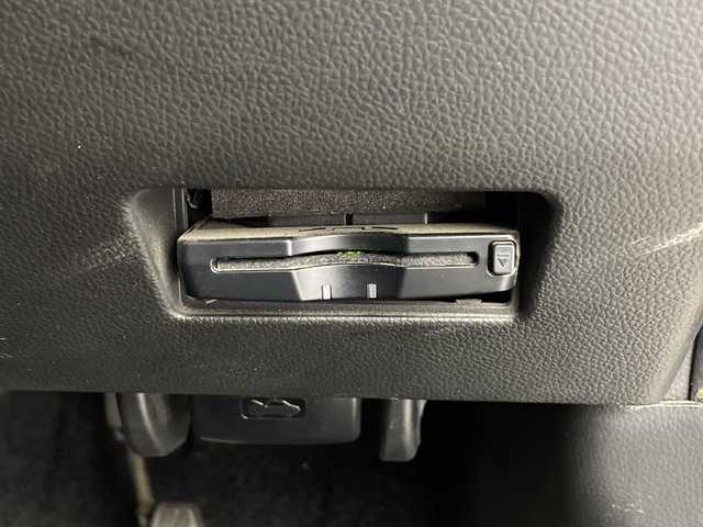 スズキ スイフト RSt 栃木県 2017(平29)年 6.1万km プレミアムシルバーメタリック 社外SDナビ/（AM/FM/CD/DVD/Bluetooth/フルセグ）/バックカメラ/アダプティブクルーズコントロール/ステアリングリモコン/パドルシフト/オートライト/ETC/シートヒーター/純正フロアマット/革巻きステアリング/スマートキー/純正ドアバイザー/LEDヘッドライト