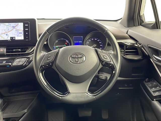 トヨタ Ｃ－ＨＲ G 栃木県 2019(令1)年 4.4万km ブラックマイカ 社外ナビ/（BT/CD/DVD/フルセグ/AM/FM）/バックカメラ/衝突軽減システム/車線逸脱抑制機能/LEDヘッドライト/シーケンシャルウインカー/横滑り防止/クリアランナソー/クルーズコントロール/ブラインドスポットモニター/前席シートヒーター/電動格納ミラー/ステアリングスイッチ/社外アルミホイール/純正フロアマット/プッシュスタート/スマートキー/スペアキー