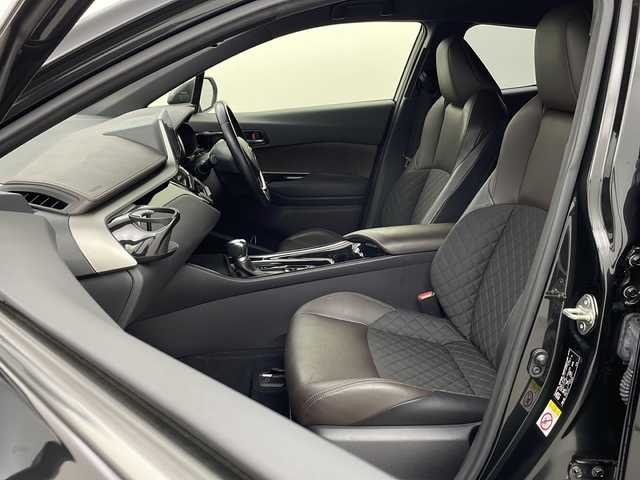 トヨタ Ｃ－ＨＲ G 栃木県 2019(令1)年 4.4万km ブラックマイカ 社外ナビ/（BT/CD/DVD/フルセグ/AM/FM）/バックカメラ/衝突軽減システム/車線逸脱抑制機能/LEDヘッドライト/シーケンシャルウインカー/横滑り防止/クリアランナソー/クルーズコントロール/ブラインドスポットモニター/前席シートヒーター/電動格納ミラー/ステアリングスイッチ/社外アルミホイール/純正フロアマット/プッシュスタート/スマートキー/スペアキー