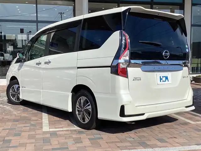 日産 セレナ e－パワー ハイウェイスター V 三重県 2021(令3)年 4.2万km ブリリアントホワイトパール プロパイロット/レーダークルーズコントロール/純正9インチナビ/フルセグ/Bluetooth/DVD再生/アラウンドビューモニター/両側パワースライドドア/左側ハンズフリースライドドア/LEDヘッドライト/LEDフォグライト/インテリジェントルームミラー/インテリジェントキー/プッシュスタート/電子パーキングブレーキ/ビルトインETC/シートバックテーブル/純正15インチアルミ