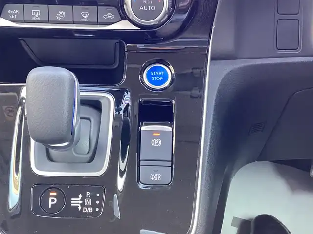 日産 セレナ e－パワー ハイウェイスター V 三重県 2021(令3)年 4.2万km ブリリアントホワイトパール プロパイロット/レーダークルーズコントロール/純正9インチナビ/フルセグ/Bluetooth/DVD再生/アラウンドビューモニター/両側パワースライドドア/左側ハンズフリースライドドア/LEDヘッドライト/LEDフォグライト/インテリジェントルームミラー/インテリジェントキー/プッシュスタート/電子パーキングブレーキ/ビルトインETC/シートバックテーブル/純正15インチアルミ