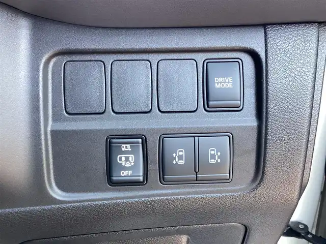 日産 セレナ e－パワー ハイウェイスター V 三重県 2021(令3)年 4.2万km ブリリアントホワイトパール プロパイロット/レーダークルーズコントロール/純正9インチナビ/フルセグ/Bluetooth/DVD再生/アラウンドビューモニター/両側パワースライドドア/左側ハンズフリースライドドア/LEDヘッドライト/LEDフォグライト/インテリジェントルームミラー/インテリジェントキー/プッシュスタート/電子パーキングブレーキ/ビルトインETC/シートバックテーブル/純正15インチアルミ