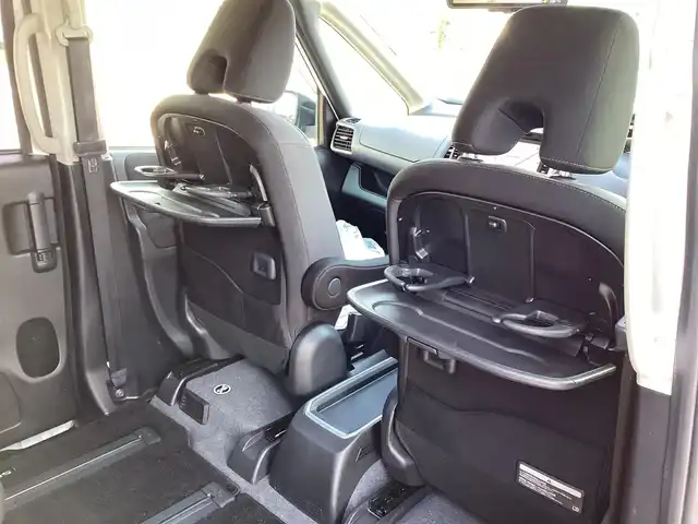 日産 セレナ e－パワー ハイウェイスター V 三重県 2021(令3)年 4.2万km ブリリアントホワイトパール プロパイロット/レーダークルーズコントロール/純正9インチナビ/フルセグ/Bluetooth/DVD再生/アラウンドビューモニター/両側パワースライドドア/左側ハンズフリースライドドア/LEDヘッドライト/LEDフォグライト/インテリジェントルームミラー/インテリジェントキー/プッシュスタート/電子パーキングブレーキ/ビルトインETC/シートバックテーブル/純正15インチアルミ