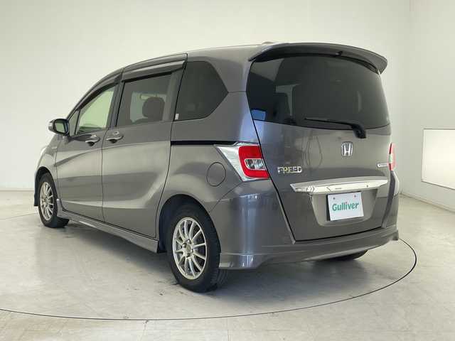 ホンダ フリード ハイブリット 千葉県 2014(平26)年 2.3万km モダンスティールM クルーズコントロール/純正メモリナビ　/バックカメラ　/ＥＴＣ　/スマートキー　/両側パワースライドドア　/電動格納ミラー　/社外サイドバイザー　　/ＬＥＤヘッドライト　/Ｗエアバッグ　/社外スタッドレスタイヤ有