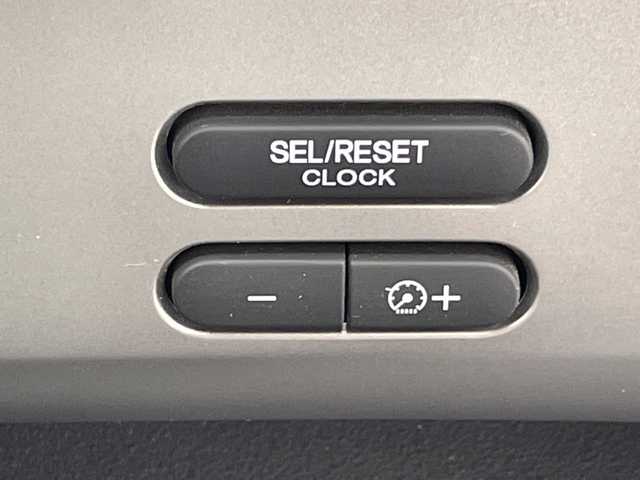 ホンダ フリード ハイブリット 千葉県 2014(平26)年 2.3万km モダンスティールM クルーズコントロール/純正メモリナビ　/バックカメラ　/ＥＴＣ　/スマートキー　/両側パワースライドドア　/電動格納ミラー　/社外サイドバイザー　　/ＬＥＤヘッドライト　/Ｗエアバッグ　/社外スタッドレスタイヤ有