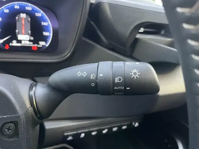 トヨタ カローラツーリング ハイブリッド ダブルバイビー 埼玉県 2023(令5)年 3万km マッシブグレー ・ワンオーナー/・純正ナビ/・アダプティブクルーズコントロール/・シートヒーター/・ハンドルヒーター/・バックカメラ/・コーナーセンサー/・置くだけ充電/・オートマチックハイビーム/・ドライブレコーダー