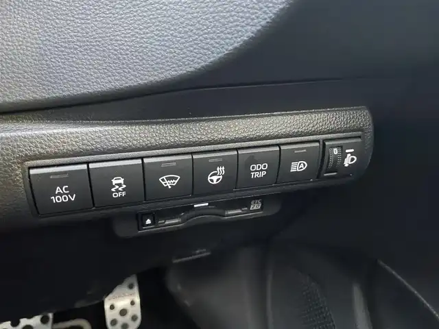 トヨタ カローラツーリング ハイブリッド ダブルバイビー 埼玉県 2023(令5)年 3万km マッシブグレー ・ワンオーナー/・純正ナビ/・アダプティブクルーズコントロール/・シートヒーター/・ハンドルヒーター/・バックカメラ/・コーナーセンサー/・置くだけ充電/・オートマチックハイビーム/・ドライブレコーダー