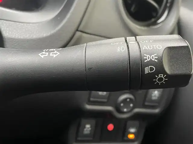 日産 ノート e－パワー メダリスト 茨城県 2017(平29)年 7.8万km ブリリアントホワイトパール 純正ナビ（AM/FM/TV/CD/DVD/Bluetooth）/プッシュスタート/スマートキー/ETC/前方ドライブレコーダー/バックカメラ/社外アルミホイール/純正フロアマット/オートライト/レーンキープアシスト/パワーステアリング/Wエアバック