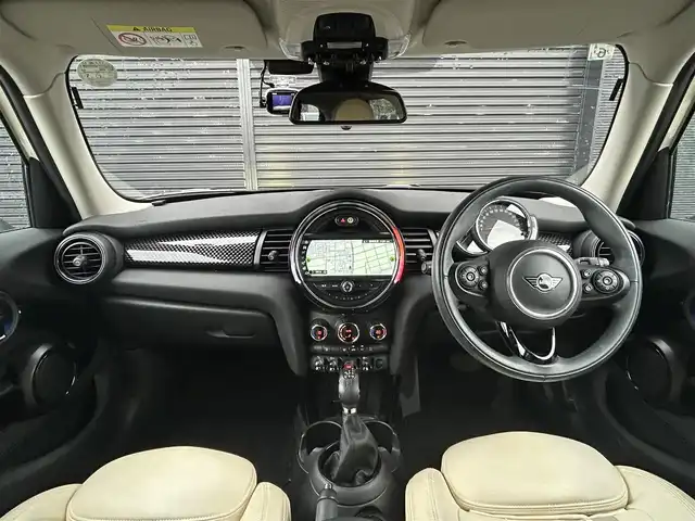 ＭＩＮＩ ミニ クーパー SD 宮崎県 2019(令1)年 4.7万km ペッパー・ホワイト HDDナビ/・Bluetooth /・AM FM/・AUX/・USB/社外フルセグテレビ/バックカメラ/アイドリングストップ/ホワイトシートカバー/アクティブクルーズコントロール/プッシュスタート/ETC/LEDヘッドライト/・オートライト/前後ドライブレコーダー/ユニオンジャックテール/純正17インチブラックアルミホイール