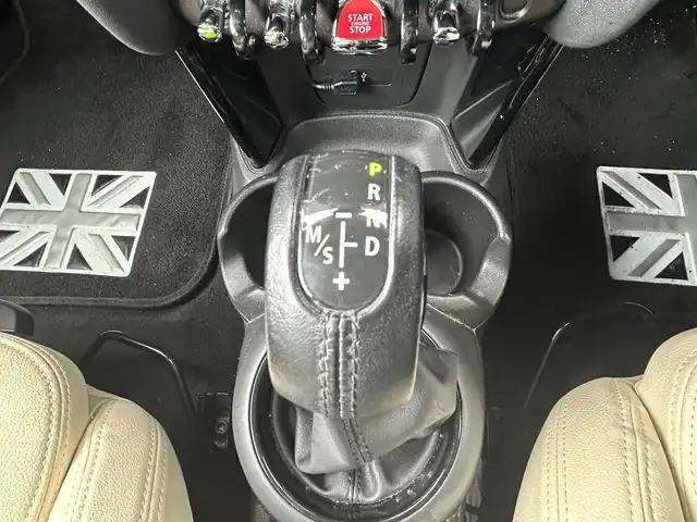 ＭＩＮＩ ミニ クーパー SD 宮崎県 2019(令1)年 4.7万km ペッパー・ホワイト HDDナビ/・Bluetooth /・AM FM/・AUX/・USB/社外フルセグテレビ/バックカメラ/アイドリングストップ/ホワイトシートカバー/アクティブクルーズコントロール/プッシュスタート/ETC/LEDヘッドライト/・オートライト/前後ドライブレコーダー/ユニオンジャックテール/純正17インチブラックアルミホイール
