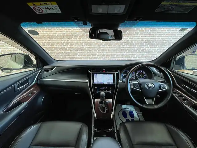 トヨタ ハリアー ハイブリッド プレミアム 岩手県 2015(平27)年 9.9万km ホワイトパールクリスタルシャイン ４WD/パワーバックドア/寒冷地仕様/クルーズコントロール/レーンアシスト/横滑り防止装置/MTモード付きAT/オートマチックハイビーム/車両接近通報装置/純正ナビ/（CD/DVD/フルセグ/Bluetooth）/ステアリングスイッチ/バックカメラ/ETC/LEDヘッドライト/フォグランプ/純正18インチアルミホイール