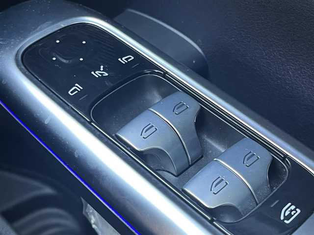 メルセデス・ベンツ Ｍ・ベンツ Ｃ２２０ｄ ステーションワゴン アバンギャルドAMGライン 静岡県 2022(令4)年 3.1万km 白 カラーコード：885[オパリスホイト】/ベーシックパッケージ/・ヘッドアップディスプレイ/・MBUX ARナビゲーション/(Bluetooth/USB/フルセグ)/パノラミックスライディングルーフ/ハーフレザーシート/電動リアゲート/衝突被害軽減システム/360°/アダプティブクルーズコントロール/レーンキープアシスト/パーキングアシスト/メモリー付きパワーシート/シートヒーター /キーレスゴー/ETC/ドライブレコーダー/純正フロアマット/純正アルミホイール/ルーフレール/保証書/取扱説明書/スペアキー