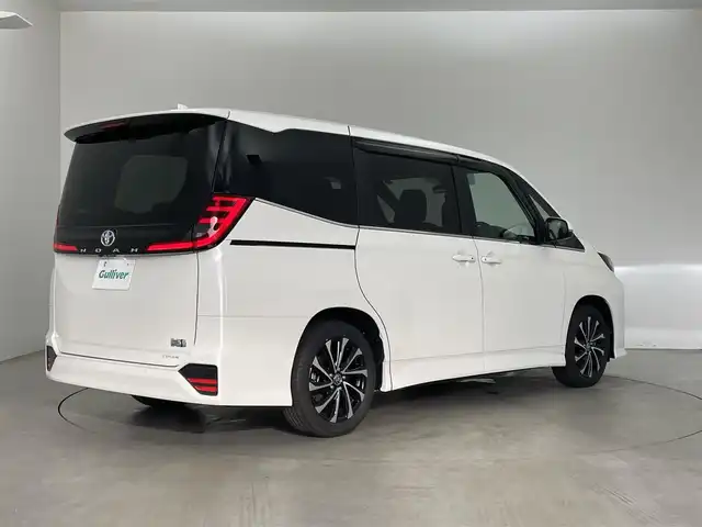 トヨタ ノア ハイブリッド S－Z 埼玉県 2025(令7)年 0.2万km ホワイトパールクリスタルシャイン 10.5インチディスプレイオーディオ　バックカメラ　DVDキット　三眼LEDヘッドライト　両側パワースライドドア　シートヒーター　ETC　セーフティセンス　純正アルミホイール　スマートキー