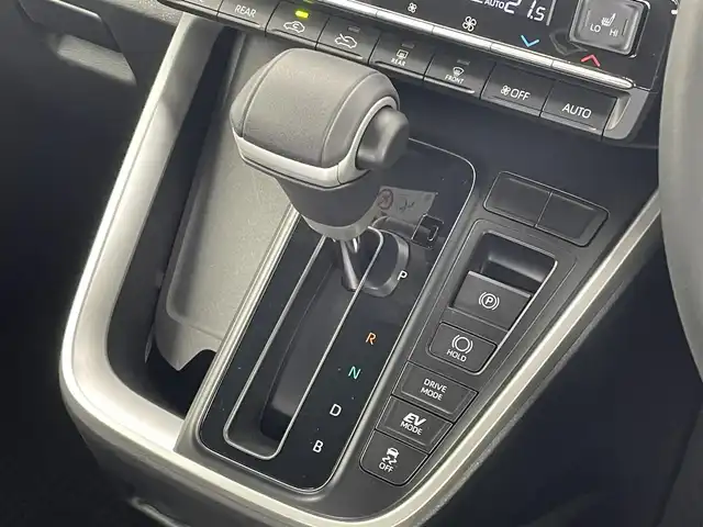 トヨタ ノア ハイブリッド S－Z 埼玉県 2025(令7)年 0.2万km ホワイトパールクリスタルシャイン 10.5インチディスプレイオーディオ　バックカメラ　DVDキット　三眼LEDヘッドライト　両側パワースライドドア　シートヒーター　ETC　セーフティセンス　純正アルミホイール　スマートキー
