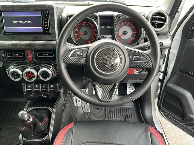 スズキ ジムニー XC 茨城県 2019(令1)年 2.8万km パール 純正ナビゲーション/CD/DVD/Bluetooth/USB入力/横滑り防止装置/衝突被害軽減システム/レーンキープアシスト/コーナーセンサー前後/クルーズコントロール/ダウンヒルアシストコントロール/16インチ純正AW/オートライト/LEDヘッドライト/ETC/スマートキー/エンジンスタートボタン