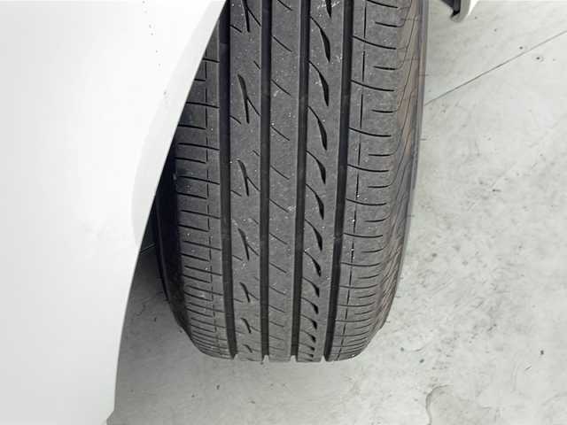 トヨタ プリウス ＰＨＶ S セーフティプラス 宮城県 2019(平31)年 5.7万km ホワイトパールクリスタルシャイン Toyota Safety Sense 	/・プリクラッシュセーフティ	/・レーンディパーチャーアラート	/・オートマチックハイビーム	/・レーダークルーズコントロール	/・クリアランスソナー/純正9型ナビ/・BT.CD.DVD.SD/フルセグTV/バックカメラ/パーキングアシスト/LEDヘッドライト/LEDフォグランプ/ビルトインETC2.0/社外ドライブレコーダー（F）/アイドリングストップ/横滑り防止装置/プッシュスタート/スマートキー/純正15inAW付（冬タイヤ積込）/社外15inAW/純正フロアマット