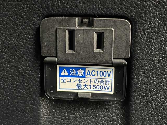 トヨタ プリウス ＰＨＶ S セーフティプラス 宮城県 2019(平31)年 5.7万km ホワイトパールクリスタルシャイン Toyota Safety Sense 	/・プリクラッシュセーフティ	/・レーンディパーチャーアラート	/・オートマチックハイビーム	/・レーダークルーズコントロール	/・クリアランスソナー/純正9型ナビ/・BT.CD.DVD.SD/フルセグTV/バックカメラ/パーキングアシスト/LEDヘッドライト/LEDフォグランプ/ビルトインETC2.0/社外ドライブレコーダー（F）/アイドリングストップ/横滑り防止装置/プッシュスタート/スマートキー/純正15inAW付（冬タイヤ積込）/社外15inAW/純正フロアマット