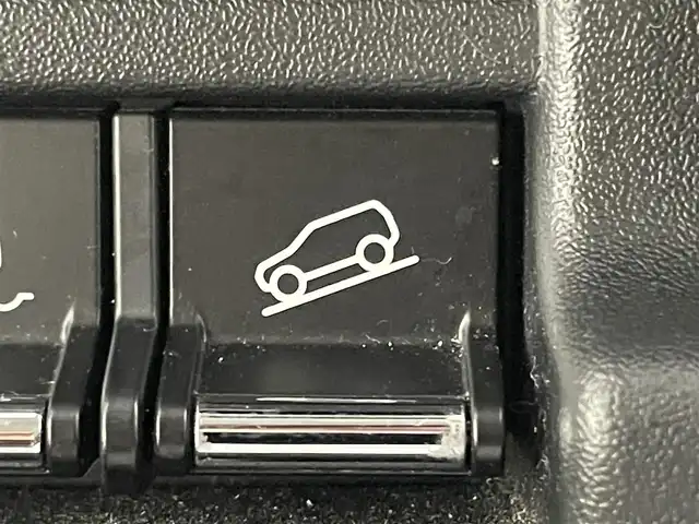 スズキ ハスラー HYBRID X 岡山県 2020(令2)年 6.3万km ピュアホワイトP ワンオーナー/純正9インチナビ/【Bluetooth/フルセグTV/USB/iPod】/TVキャンセラー/4WD/スズキセーフティーサポート/・デュアルセンサーブレーキサポート/・車線逸脱警報機能/・誤発進抑制機能/・ふらつき警報機能/・先行車発進お知らせ機能/・後退時ブレーキサポート/・後方誤発進抑制機能/全方位モニター/前席シートヒーター/社外ドライブレコーダー（後）/ビルトインＥＴＣ/ＬＥＤヘッドライト＆LEDフォグランプ/ISOFIX/ステアリングスイッチ/チルトステアリング/シートリフター/シートバックテーブル/プッシュスタート/スマートキー×2/保証書/取扱説明書