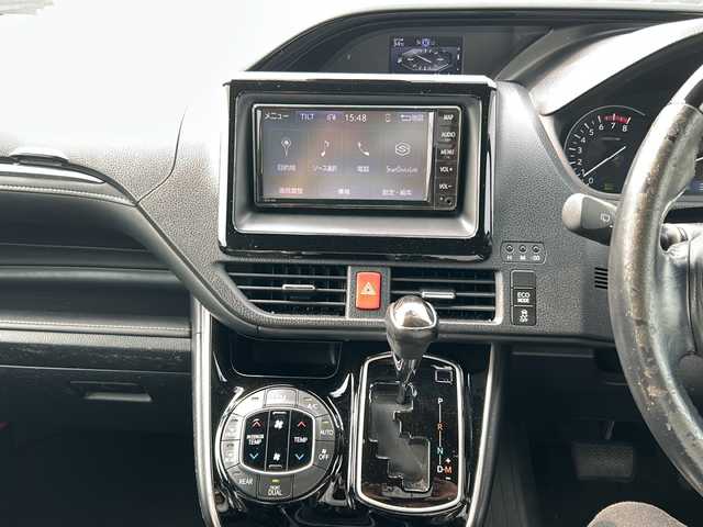 トヨタ エスクァイア Gi 鹿児島県 2019(平31)年 3.3万km シルバーM 純正SDナビ　NSLN-W68/(AM/FM/Bluetooth)/バックカメラ/クルーズコントロール/ビルトインETC/両側パワースライドドア/ドアバイザー/横滑り防止装置/車線逸脱防止機能/オートライト/衝突被害軽減ブレーキ/アイドリングストップ/前席シートヒーター/パワーウィンドウ/パワーステアリング/取扱説明書/保証書