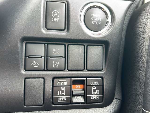 トヨタ エスクァイア Gi 鹿児島県 2019(平31)年 3.3万km シルバーM 純正SDナビ　NSLN-W68/(AM/FM/Bluetooth)/バックカメラ/クルーズコントロール/ビルトインETC/両側パワースライドドア/ドアバイザー/横滑り防止装置/車線逸脱防止機能/オートライト/衝突被害軽減ブレーキ/アイドリングストップ/前席シートヒーター/パワーウィンドウ/パワーステアリング/取扱説明書/保証書