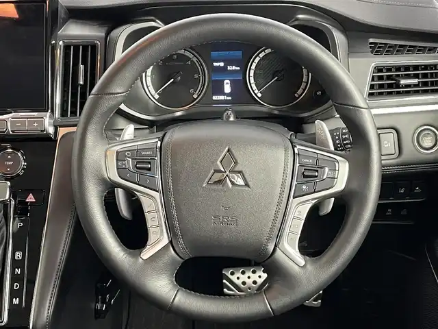 三菱 デリカＤ：５ P 道央・札幌 2024(令6)年 2.3万km グラファイトグレーメタリック/ブラックマイカ ・４WD/・ALPINE11インチナビ/　CD/DVD/SD/BT/フルセグ/・アラウンドビューモニター/・ETC/・前後ドライブレコーダー/・衝突軽減ブレーキ/・レーンアシスト/・レーダークルーズコントロール/・オートハイビーム/・クリアランスソナー/・両側パワースライドドア/・パワーバックドア/・D席パワーシート/・前席シートヒーター/・純正マッドフラップ/・フロアマット