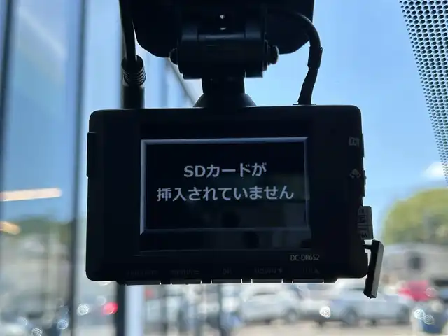 レクサス ＩＳ 300h Fスポーツ 佐賀県 2022(令4)年 4.4万km ソニッククロム サンルーフ/レクサスセーフティシステム＋/・プリクラッシュセーフティ/・レーダークルーズコントロール/・レーントディパーチャーアラート/キーピングアシスト/・オートマチックハイビーム/クリアランスソナー/ブラインドスポットモニター/PKSB/純正10.3インチディスプレイナビ/・パノラミックビューモニター/・フルセグTV/BT/CD/DVD/TVキャンセラー/前後ドラレコ(DC-DR652)/レザーシート/・前席パワーシート/・運転席シートメモリ/・前席シートヒーター/・前席シートベンチレーション/純正19インチAW/革巻きステアリング/ステアリングヒーター/パドルシフト/オートワイパー/電動パーキングスイッチ/LEDヘッドライト/オートライト/左右独立エアコン/スペアキー×１