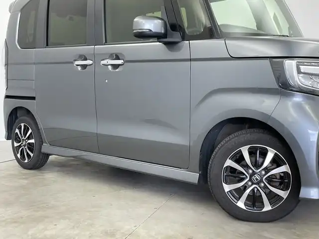 ホンダ Ｎ ＢＯＸ カスタム G L ホンダセンシング 道央・札幌 2018(平30)年 7.2万km シャイニンググレーM /4WD//純正メモリナビ：VXM-184VFi/（フルセグTV/Bluetooth/CD/DVD/USB）//レーダークルーズコントロール//衝突被害軽減ブレーキ//レーンキープアシスト//後方コーナーセンサー//前後ドライブレコーダー/片側パワースライドドア//前席シートヒーター//バックモニター//ビルトインETC//LEDヘッドライト//アイドリングストップ//横滑り防止装置//オートライト//ステアリングスイッチ