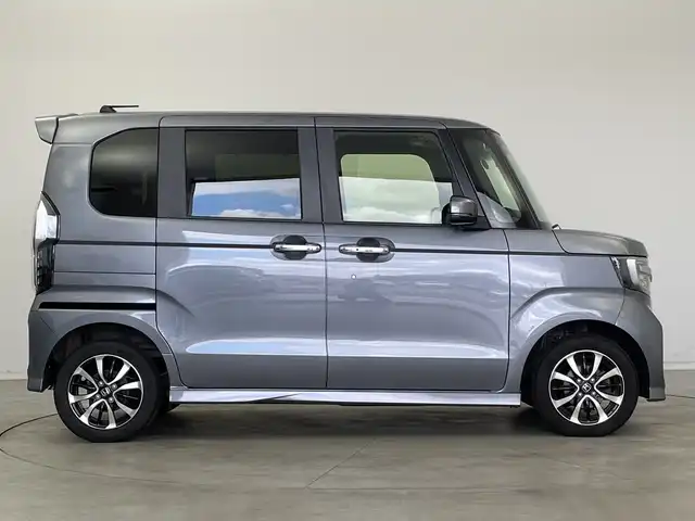 ホンダ Ｎ ＢＯＸ カスタム G L ホンダセンシング 道央・札幌 2018(平30)年 7.2万km シャイニンググレーM /4WD//純正メモリナビ：VXM-184VFi/（フルセグTV/Bluetooth/CD/DVD/USB）//レーダークルーズコントロール//衝突被害軽減ブレーキ//レーンキープアシスト//後方コーナーセンサー//前後ドライブレコーダー/片側パワースライドドア//前席シートヒーター//バックモニター//ビルトインETC//LEDヘッドライト//アイドリングストップ//横滑り防止装置//オートライト//ステアリングスイッチ