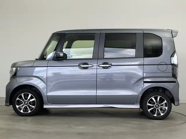 ホンダ Ｎ ＢＯＸ カスタム G L ホンダセンシング 道央・札幌 2018(平30)年 7.2万km シャイニンググレーM /4WD//純正メモリナビ：VXM-184VFi/（フルセグTV/Bluetooth/CD/DVD/USB）//レーダークルーズコントロール//衝突被害軽減ブレーキ//レーンキープアシスト//後方コーナーセンサー//前後ドライブレコーダー/片側パワースライドドア//前席シートヒーター//バックモニター//ビルトインETC//LEDヘッドライト//アイドリングストップ//横滑り防止装置//オートライト//ステアリングスイッチ