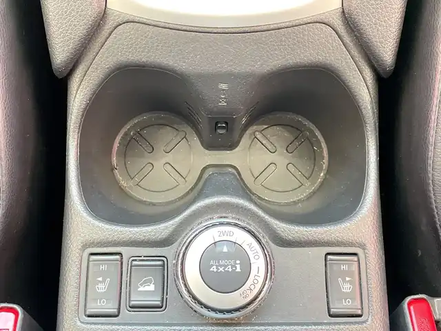 日産 エクストレイル 20X エマージェンシーブレーキ 埼玉県 2015(平27)年 7.5万km ブリリアントホワイトパール エマージェンシーブレーキ/純正ナビ/　　CD/DVD/BT/フルセグTV/バックカメラ/LEDオートライト/カプロンシート/シートヒーター/純正17インチAW/クリアランスソナー/アイドリングストップ/プッシュスタート/ETC/禁煙車